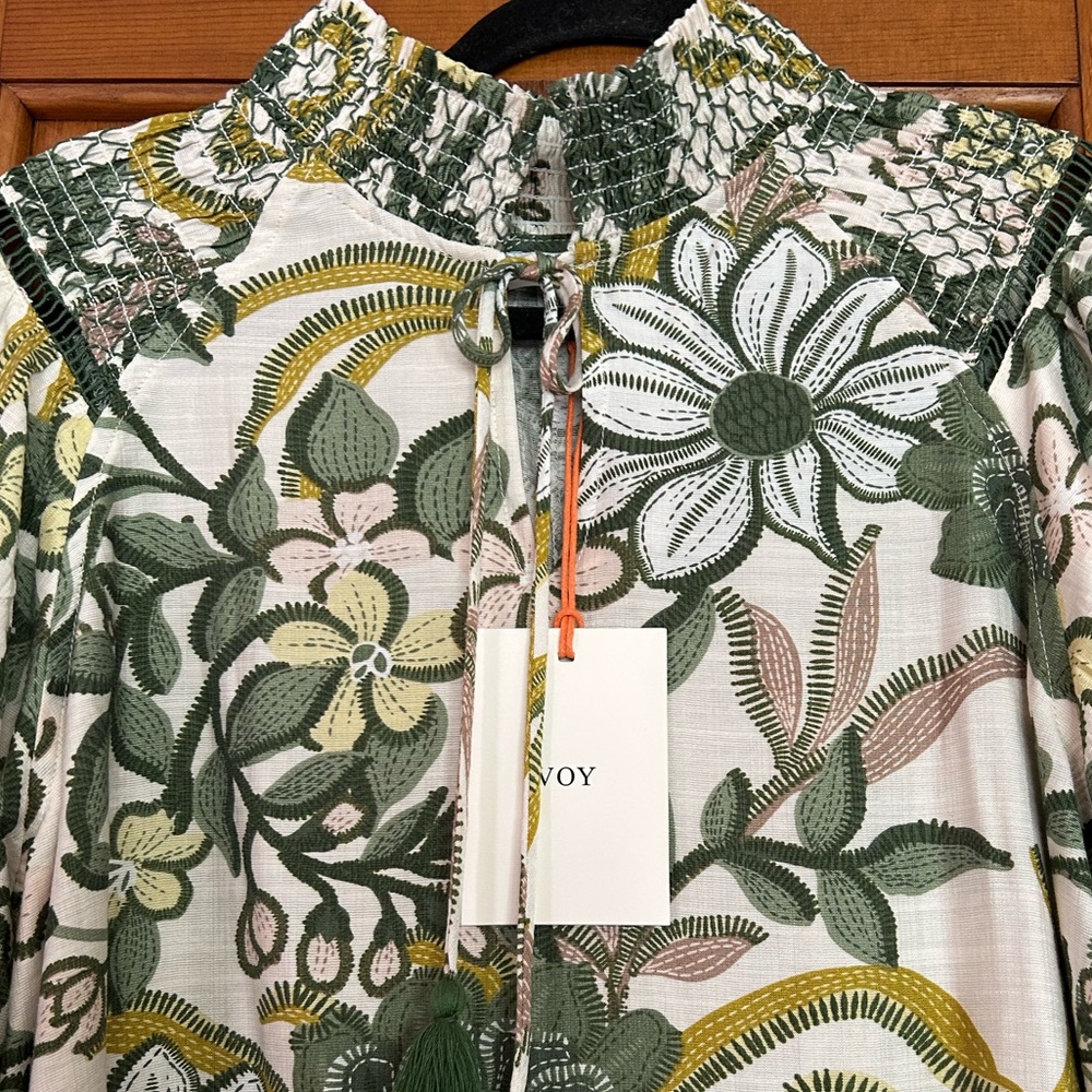 Floral Top NWT - Picture 2 of 9